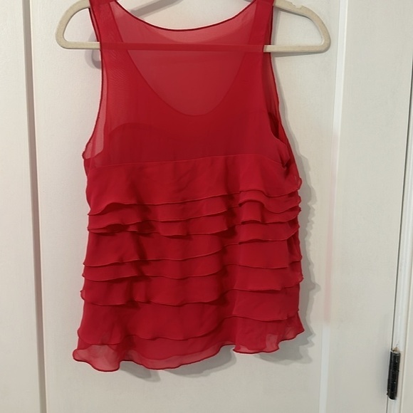 Express tiered tanktop with a zipper side closure. - Picture 4 of 4